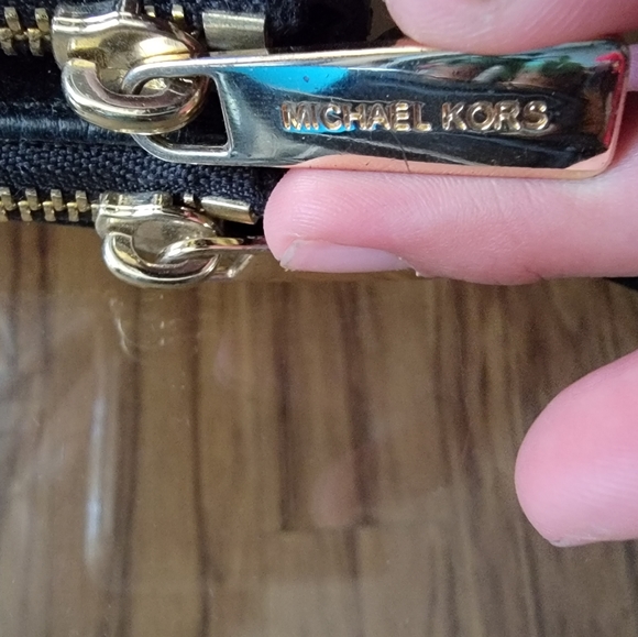 MK Fulton Crossbody Leather Bag - Picture 4 of 8